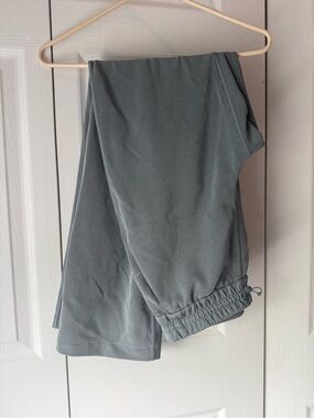 lululemon athletica Wide-Leg Joggers in Slate Gray